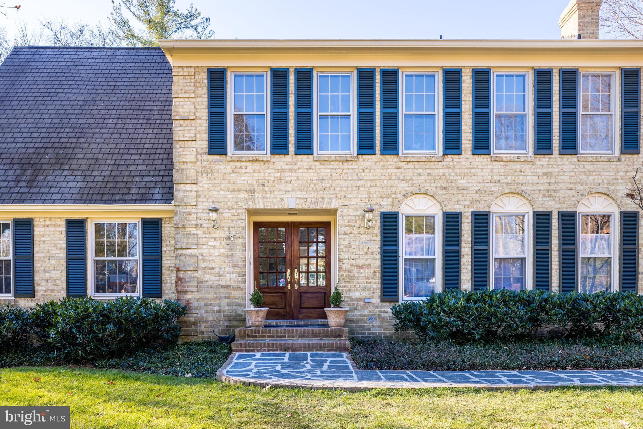 7905 Foxhound Road McLean, VA 22102 - Photo 3 of 39