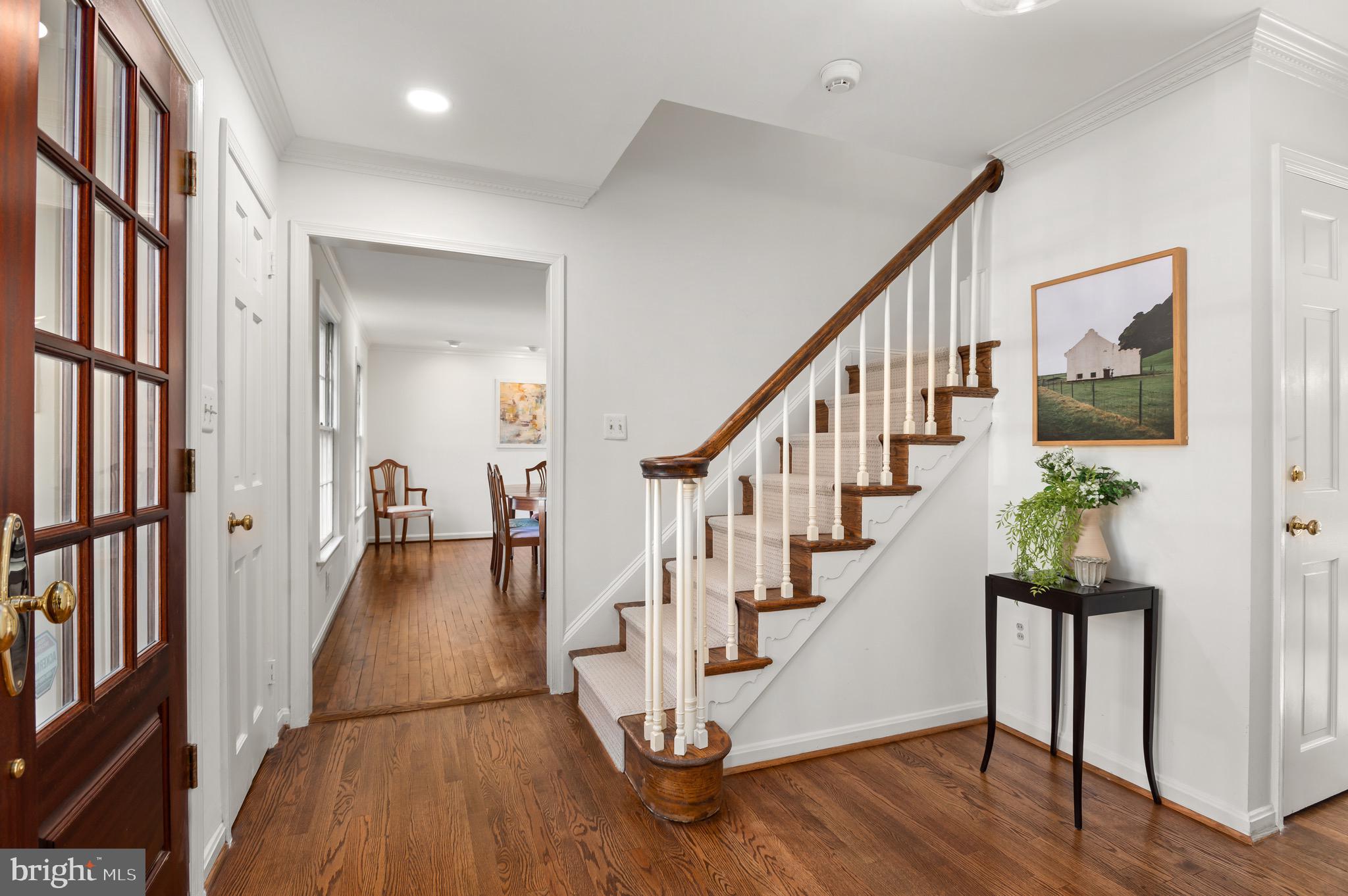 7905 Foxhound Road McLean, VA 22102 - Photo 5 of 39