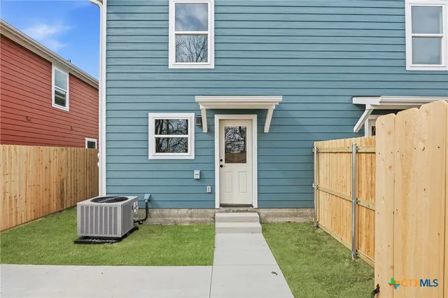 $1,450 | 909 Martin Luther King Jr Lane, Unit A, Temple, TX 76504