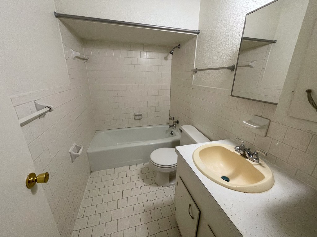 704 Cline Street Huntsville, TX 77340 - Photo 11 of 21
