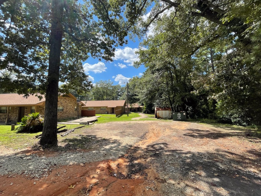 704 Cline Street Huntsville, TX 77340 - Photo 17 of 21