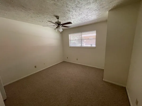 $695,000 | 704 Cline Street, Huntsville, TX 77340