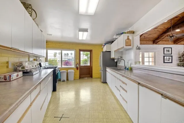 $989,000 | 6494 Friendly Place, Carlsbad, CA 92011