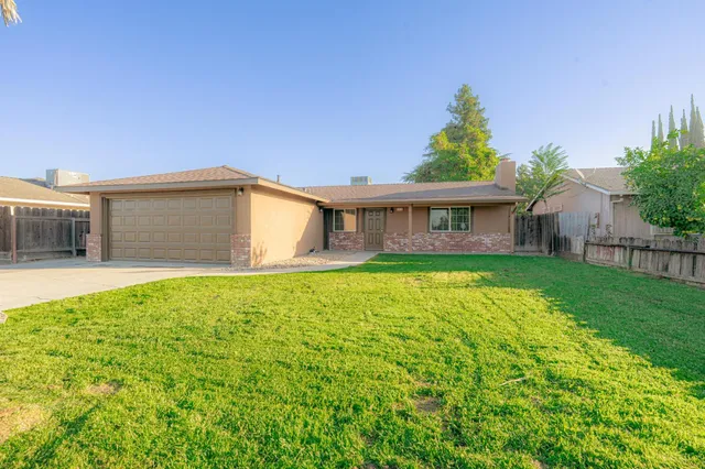 $450,000 | 1070 5th Street, Turlock, CA 95380
