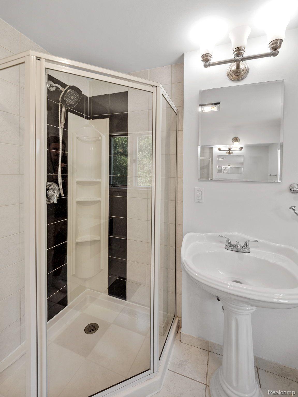 2233 London Bridge Drive, Unit 39 Rochester, MI 48307 - Photo 20 of 36 Gallery Image 20