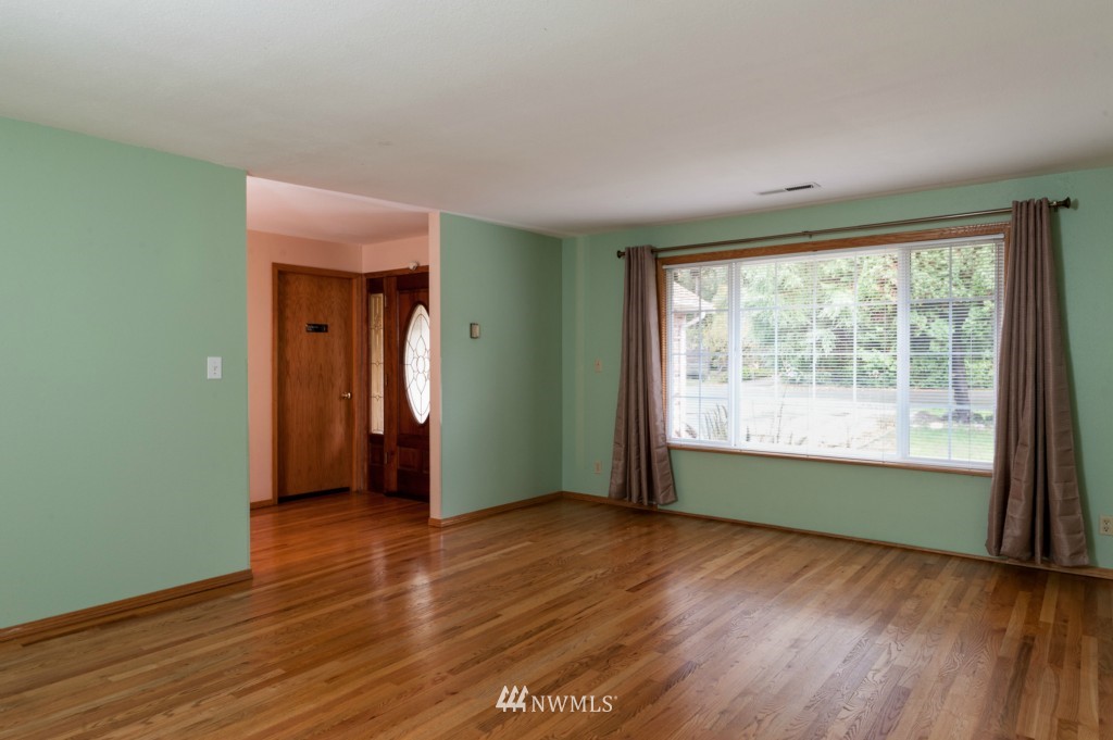 4516 236th Place Southeast Bothell, WA 98021 - Photo 7 of 11