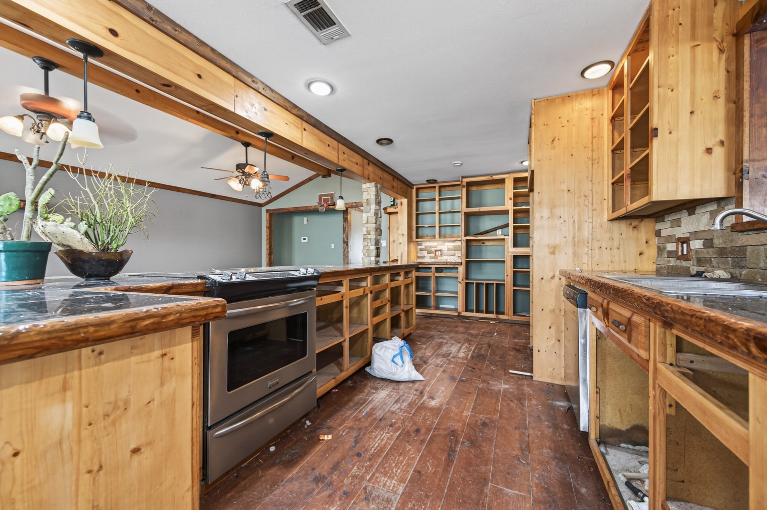 12163 Oak Leaf Road Conroe, TX 77303 - Photo 18 of 50