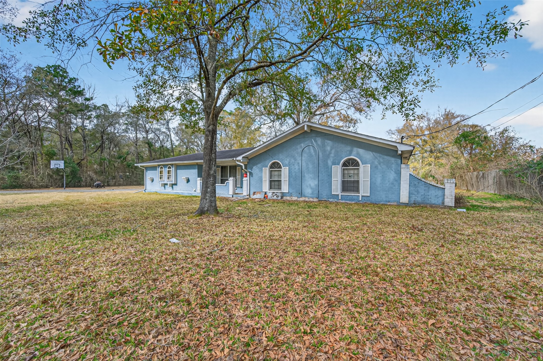 12163 Oak Leaf Road Conroe, TX 77303 - Photo 4 of 50