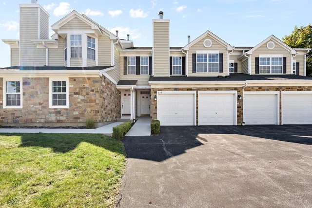 $350,000 | 839 Lansing Court, Vernon Hills, IL 60061