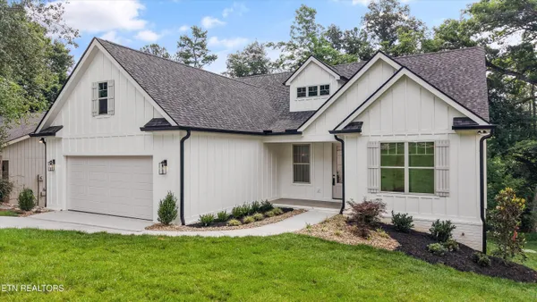 $599,900 | 239 Ootsima Way, Loudon, TN 37774