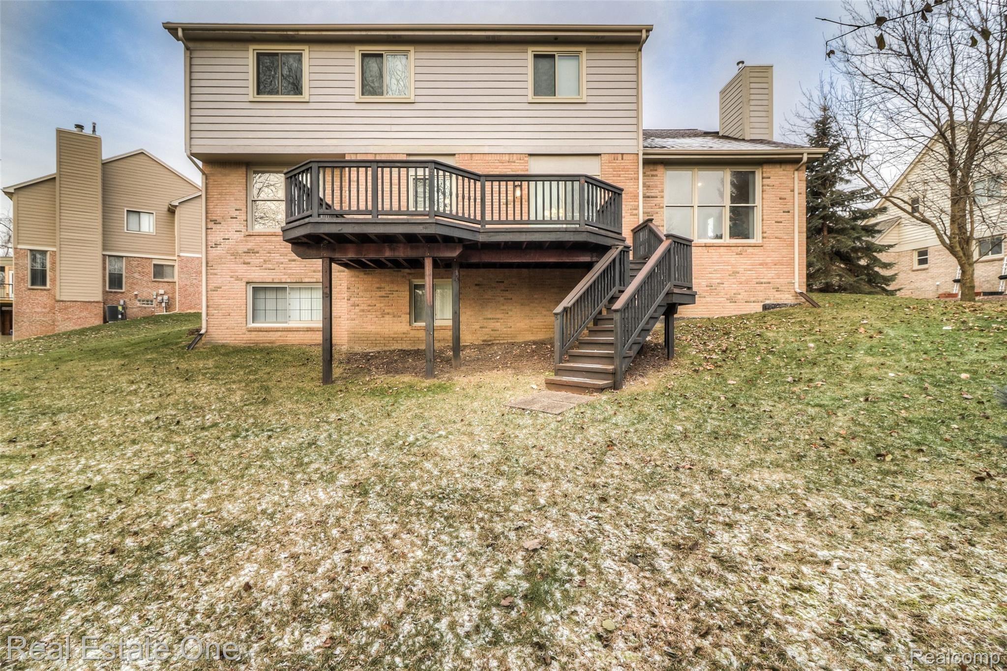 2703 Oak View Court Rochester, MI 48307 - Photo 47 of 53 2703 Oak View LRT 2019-11.JPG