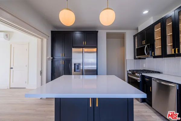 $5,595 | 216 North Catalina Avenue, Unit 216B, Redondo Beach, CA 90277
