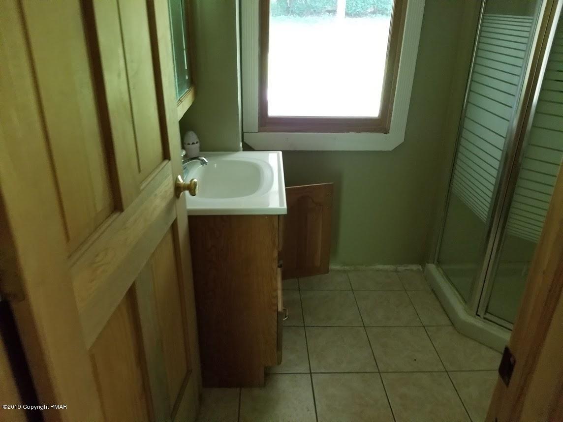 646 Jonas Road Effort, PA 18330 - Photo 5 of 13 20190603_134607