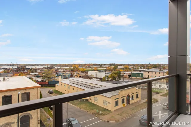 $1,343,375 | 159 South River Avenue, Unit 305, Holland, MI 49423