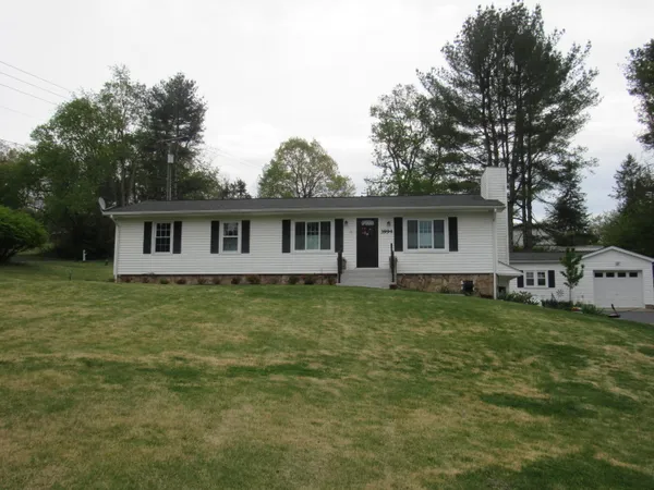 $399,950 | 3994 Springwood Road, Fincastle, VA 24090