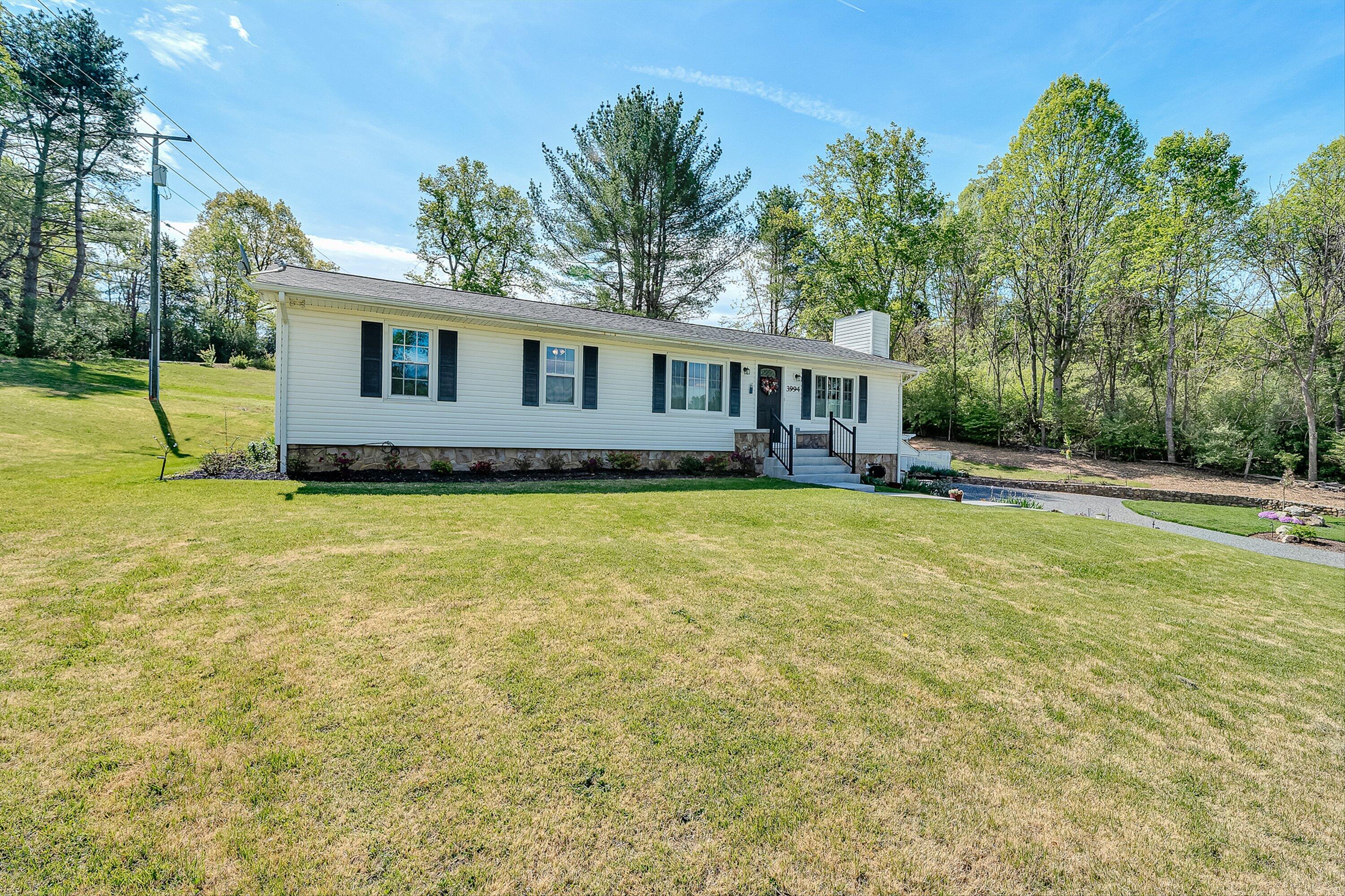 3994 Springwood Road Fincastle, VA 24090 - Photo 3 of 49 03-VM-02058