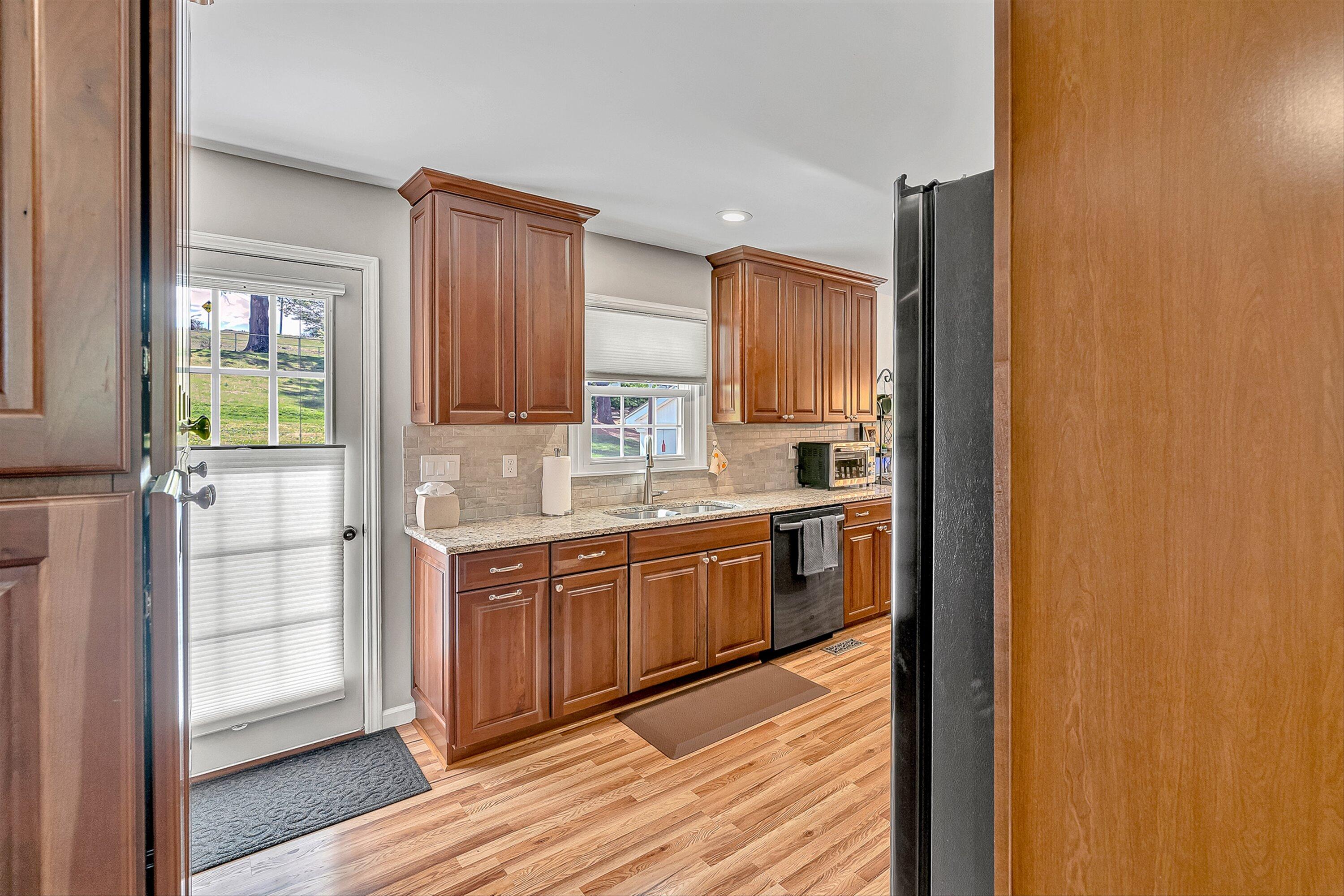 3994 Springwood Road Fincastle, VA 24090 - Photo 9 of 49 09-VM-02112