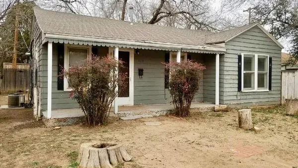 $875 | 2612 27th Street, Lubbock, TX 79410