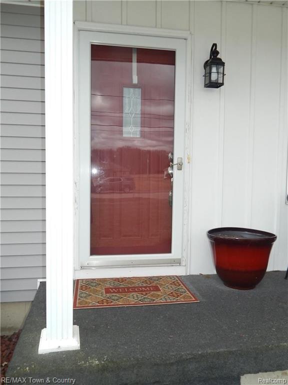 8111 Carpenter Road Flushing, MI 48433 - Photo 4 of 44