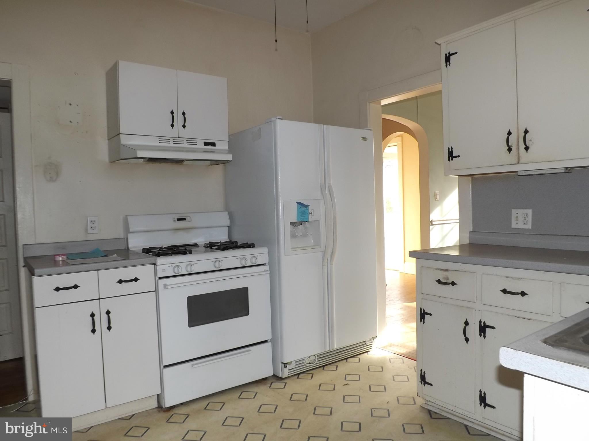 1810 Clearwood Road Baltimore, MD 21234 - Photo 7 of 17 Kitchen