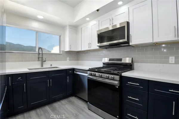 $788,000 | 2915 Montrose Avenue, Unit 525, Glendale, CA 91214