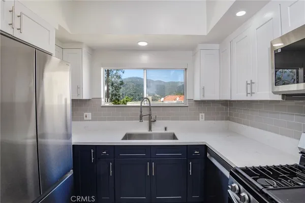 $788,000 | 2915 Montrose Avenue, Unit 525, Glendale, CA 91214