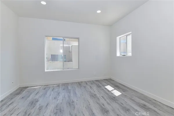 $788,000 | 2915 Montrose Avenue, Unit 525, Glendale, CA 91214