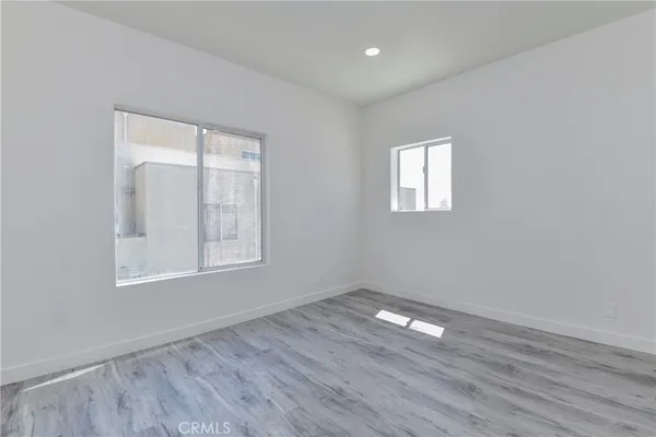 $788,000 | 2915 Montrose Avenue, Unit 525, Glendale, CA 91214