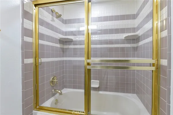 $788,000 | 2915 Montrose Avenue, Unit 525, Glendale, CA 91214