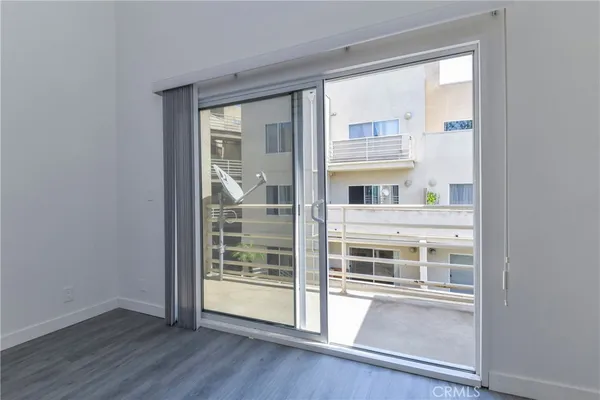 $788,000 | 2915 Montrose Avenue, Unit 525, Glendale, CA 91214