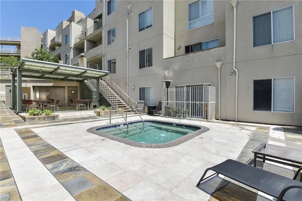 $788,000 | 2915 Montrose Avenue, Unit 525, Glendale, CA 91214
