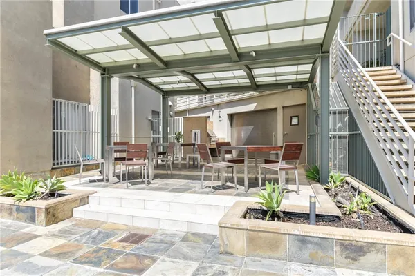 $788,000 | 2915 Montrose Avenue, Unit 525, Glendale, CA 91214