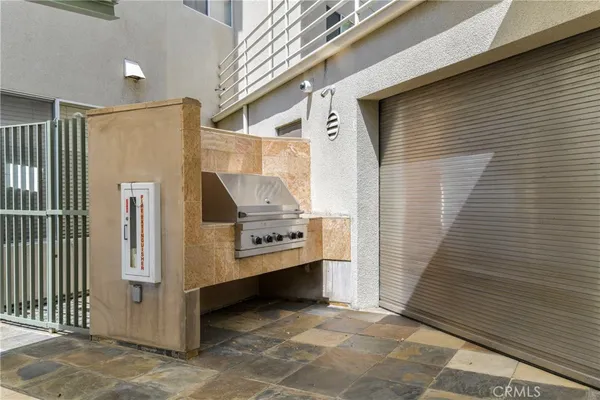 $788,000 | 2915 Montrose Avenue, Unit 525, Glendale, CA 91214