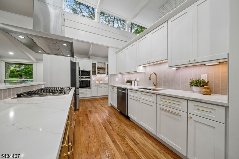 28 Fernhill Road Springfield, NJ 07081 - Photo 14 of 42