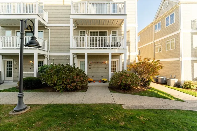 $375,000 | 683 Metacom Avenue, Unit 79, Bristol, RI 02809