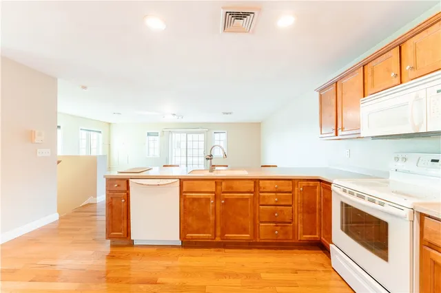 $375,000 | 683 Metacom Avenue, Unit 79, Bristol, RI 02809