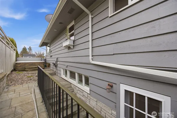 $940,000 | 2950 Plymouth Drive, Bellingham, WA 98225