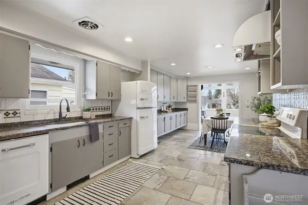 $940,000 | 2950 Plymouth Drive, Bellingham, WA 98225