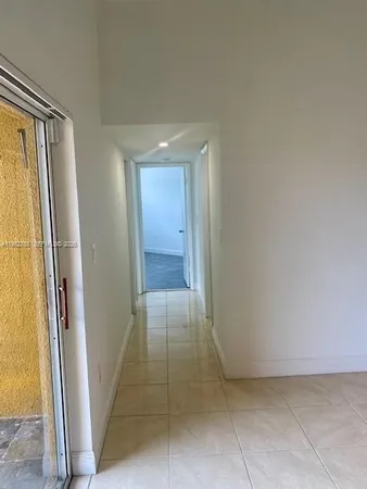 $2,550 | 9701 Fontainebleau Boulevard, Unit C206, Miami, FL 33172