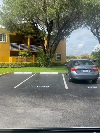 $2,550 | 9701 Fontainebleau Boulevard, Unit C206, Miami, FL 33172