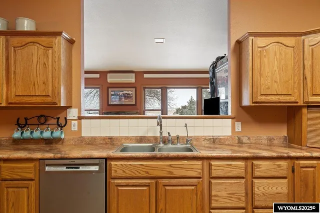 $2,900,000 | 690 Highway 26, Wheatland, WY 82201