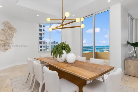 $4,995,000 | 808 Brickell Key Drive, Unit 3901, Miami, FL 33131
