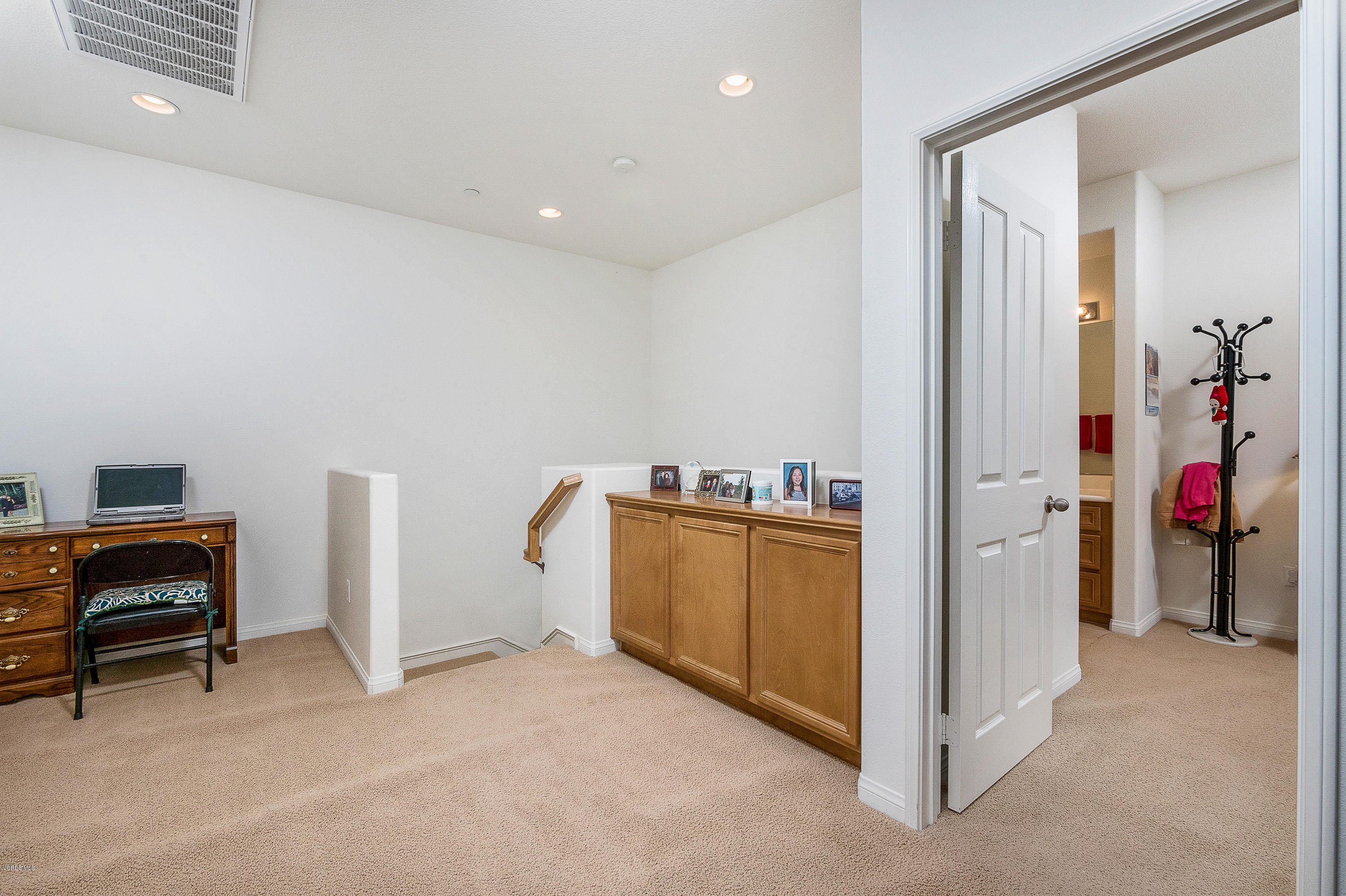 4191 Laredo Lane, Unit B Simi Valley, CA 93063 - Photo 11 of 22 4191 Laredo B-11