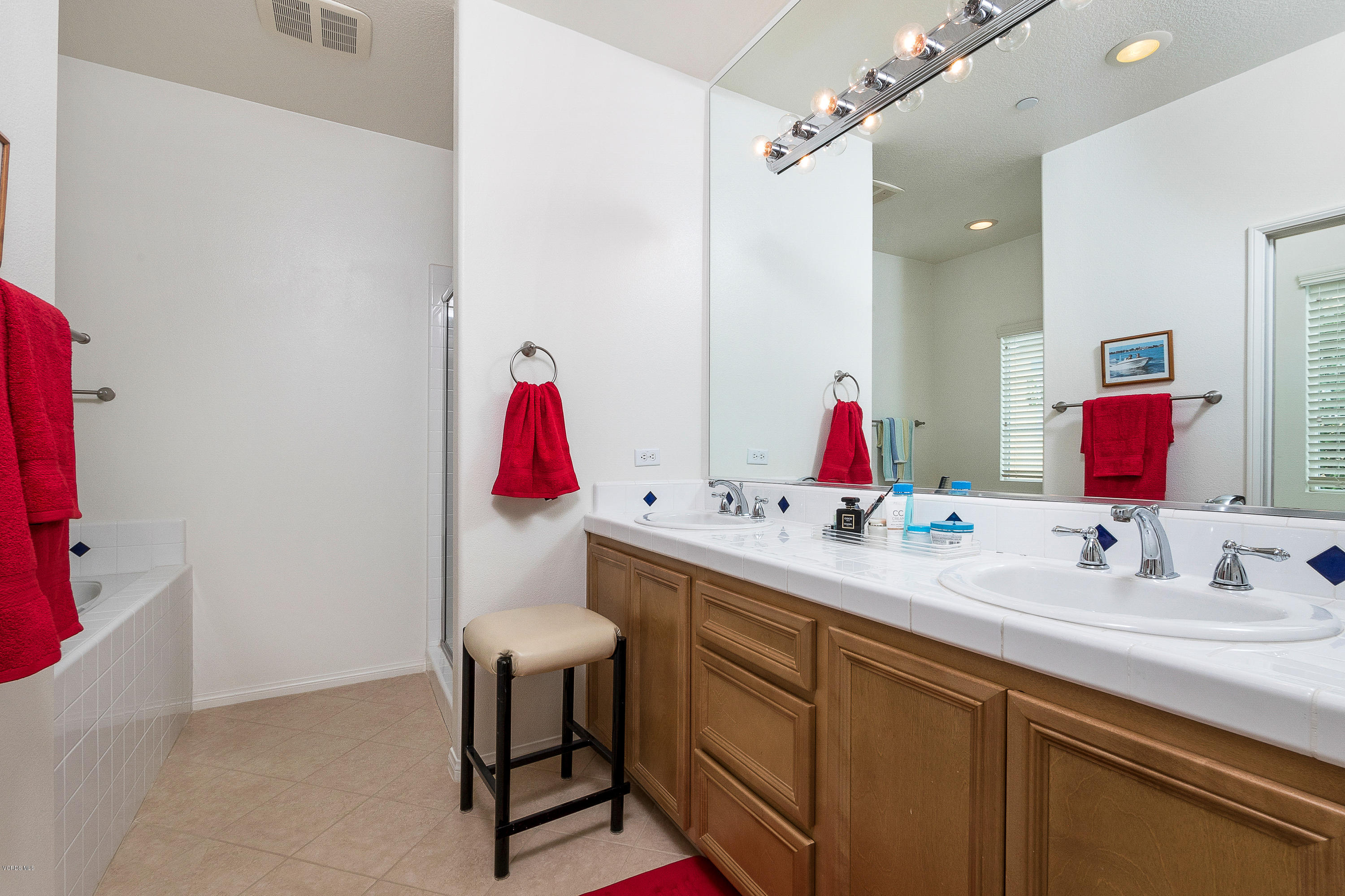 4191 Laredo Lane, Unit B Simi Valley, CA 93063 - Photo 15 of 22 4191 Laredo B-15