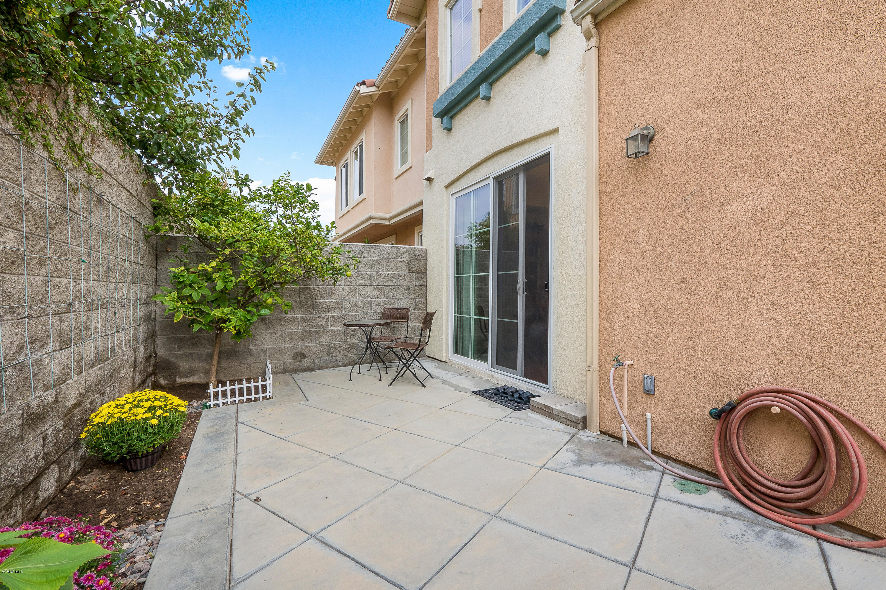 4191 Laredo Lane, Unit B Simi Valley, CA 93063 - Photo 17 of 22 4191 Laredo B-17