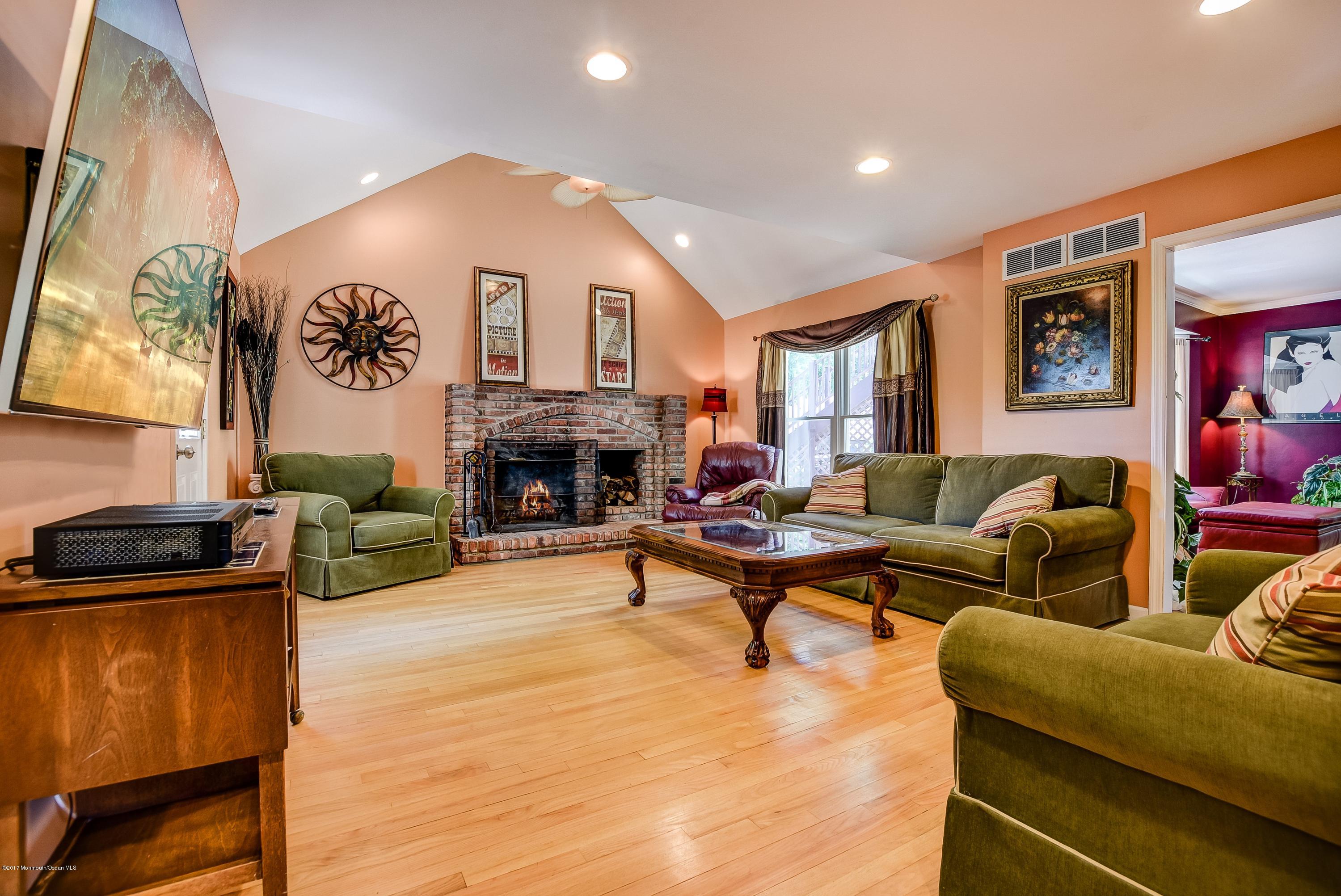 2 Country View Road Holmdel, NJ 07733 - Photo 10 of 27 Family room