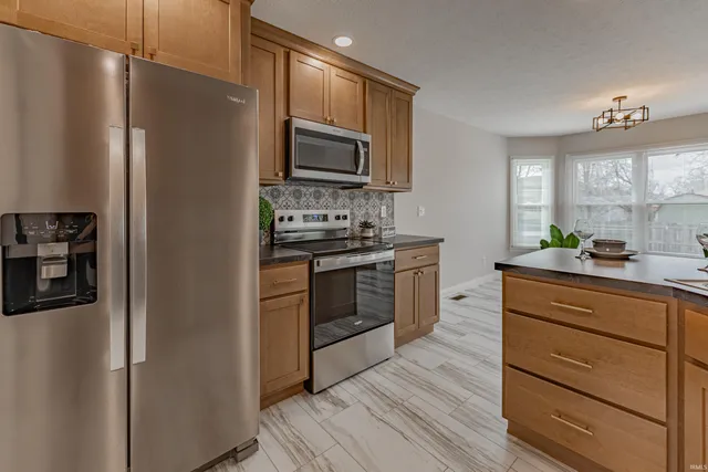 $2,195 | 3555 Katalla Drive, Newburgh, IN 47630