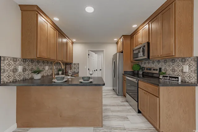 $2,195 | 3555 Katalla Drive, Newburgh, IN 47630