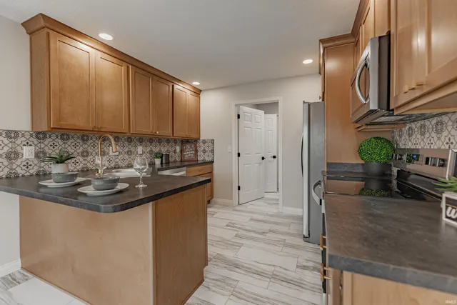 $2,195 | 3555 Katalla Drive, Newburgh, IN 47630