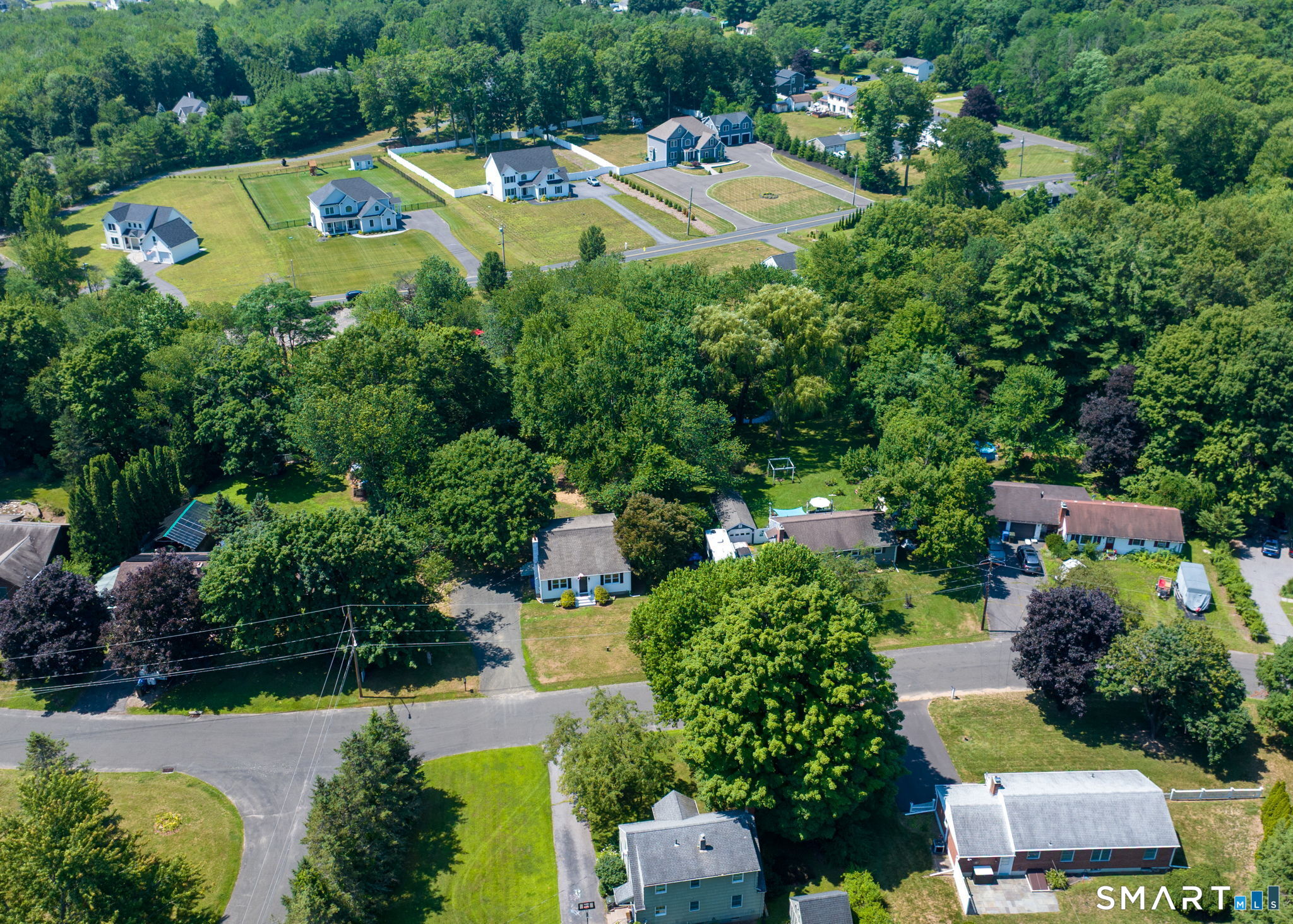 27 Meadow Road Burlington, CT 06013 - Photo 37 of 40 Gallery Image 37
